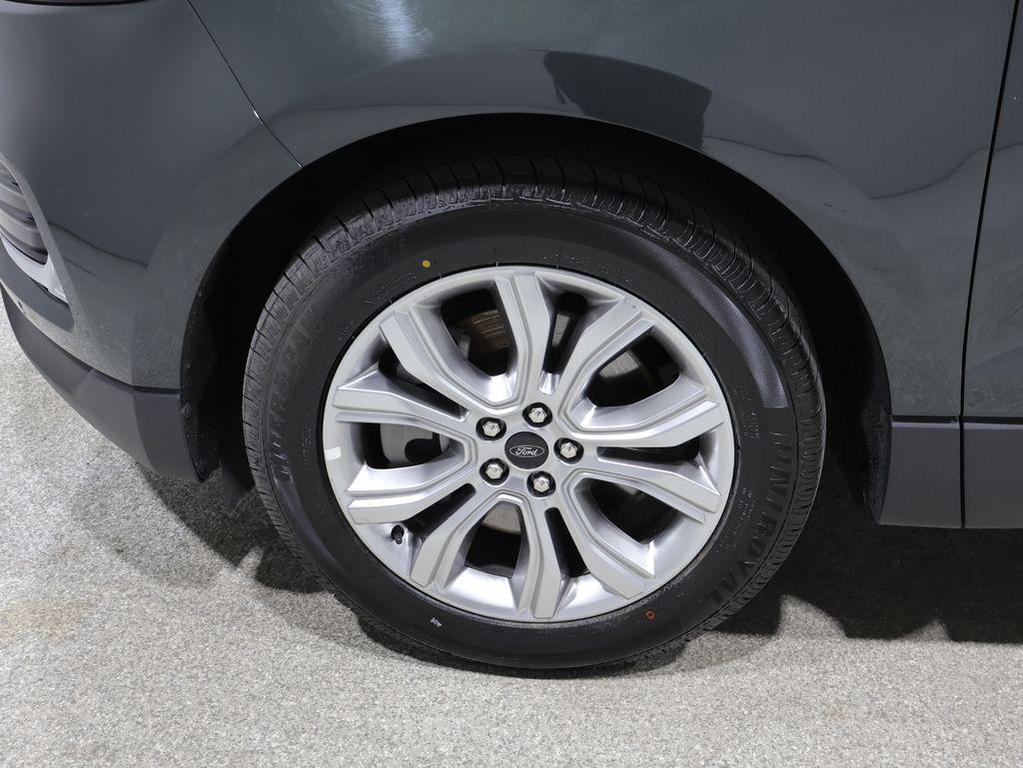 used 2024 Ford Edge car, priced at $28,120