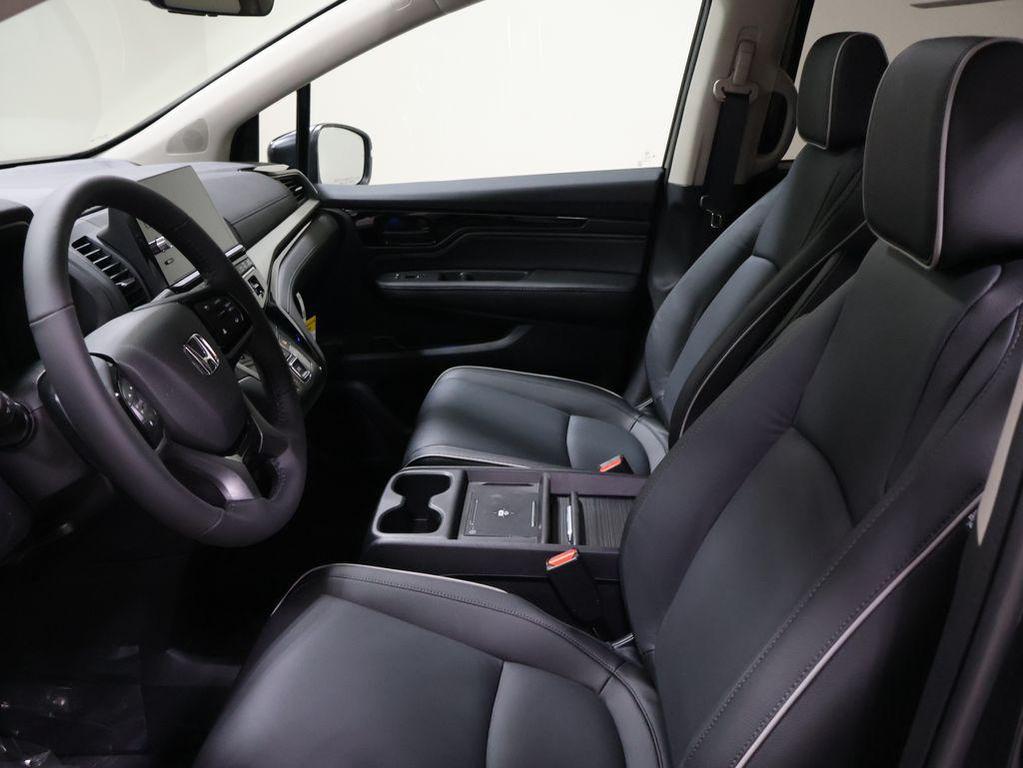 new 2026 Honda Odyssey car, priced at $47,990