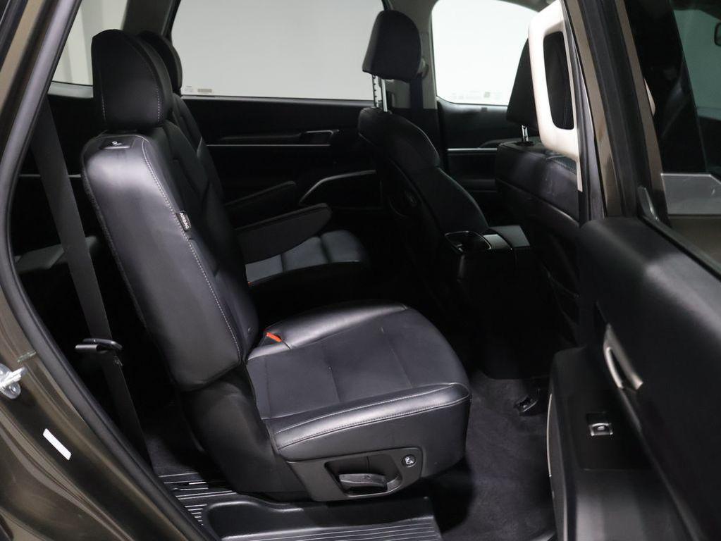 used 2025 Kia Telluride car, priced at $36,135