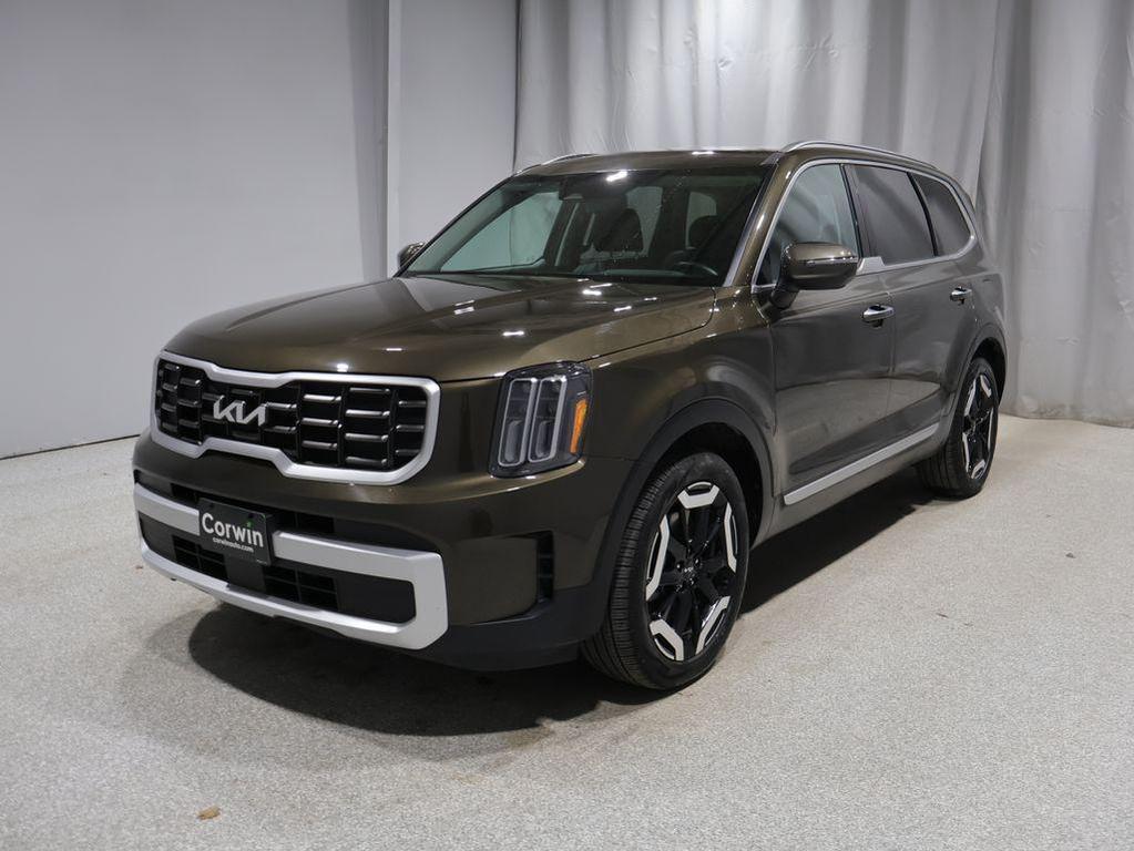 used 2025 Kia Telluride car, priced at $36,135