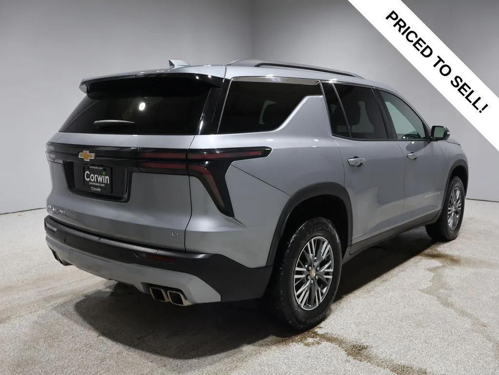 used 2024 Chevrolet Traverse car, priced at $29,700