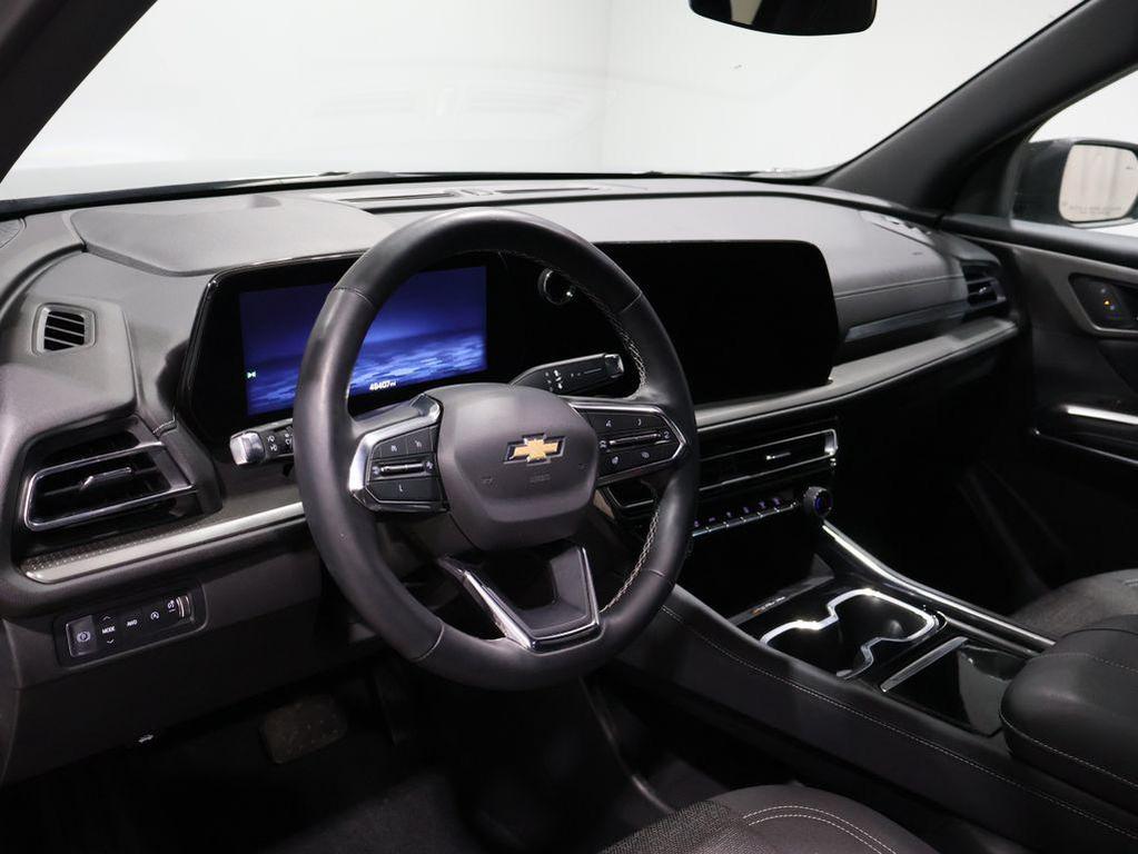 used 2024 Chevrolet Traverse car, priced at $29,700