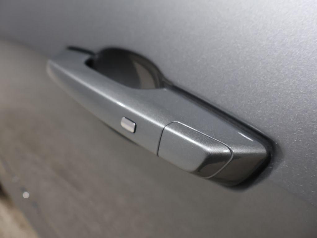 used 2024 Chevrolet Traverse car, priced at $29,700