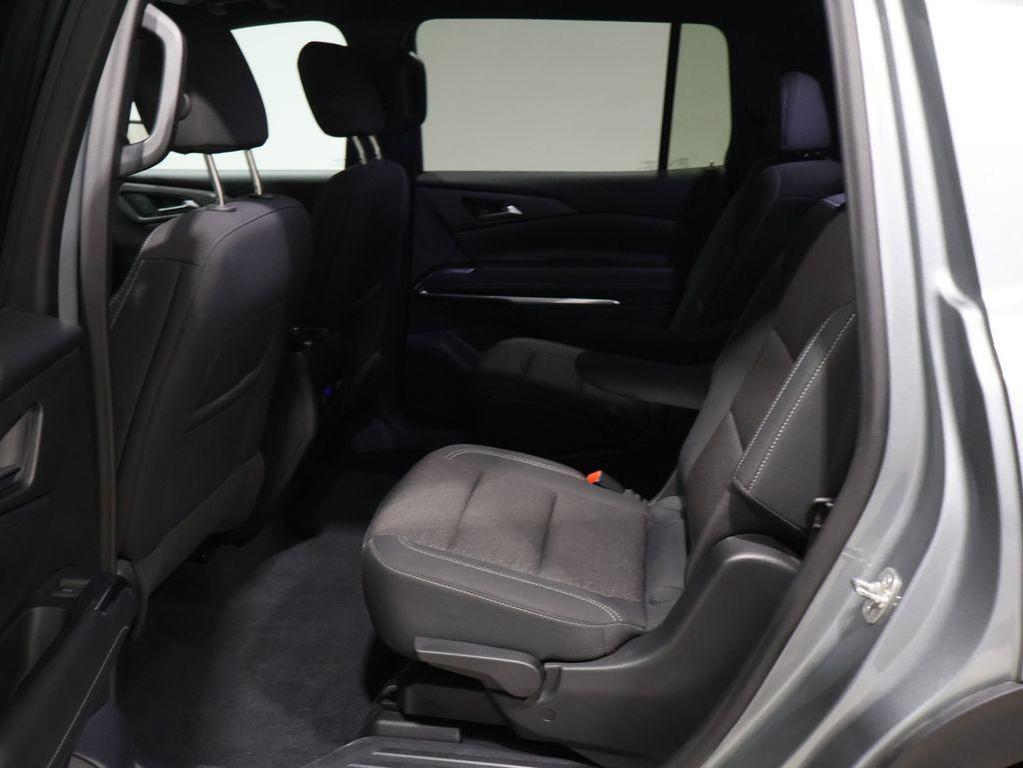 used 2024 Chevrolet Traverse car, priced at $29,700