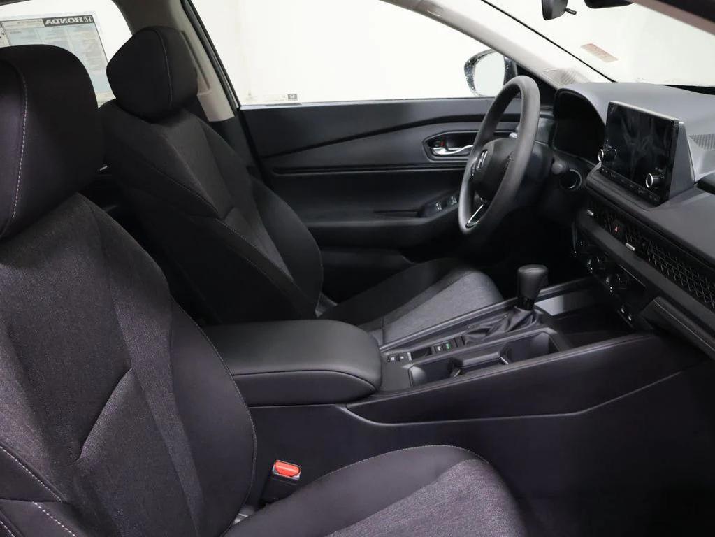 new 2025 Honda Accord car, priced at $30,319