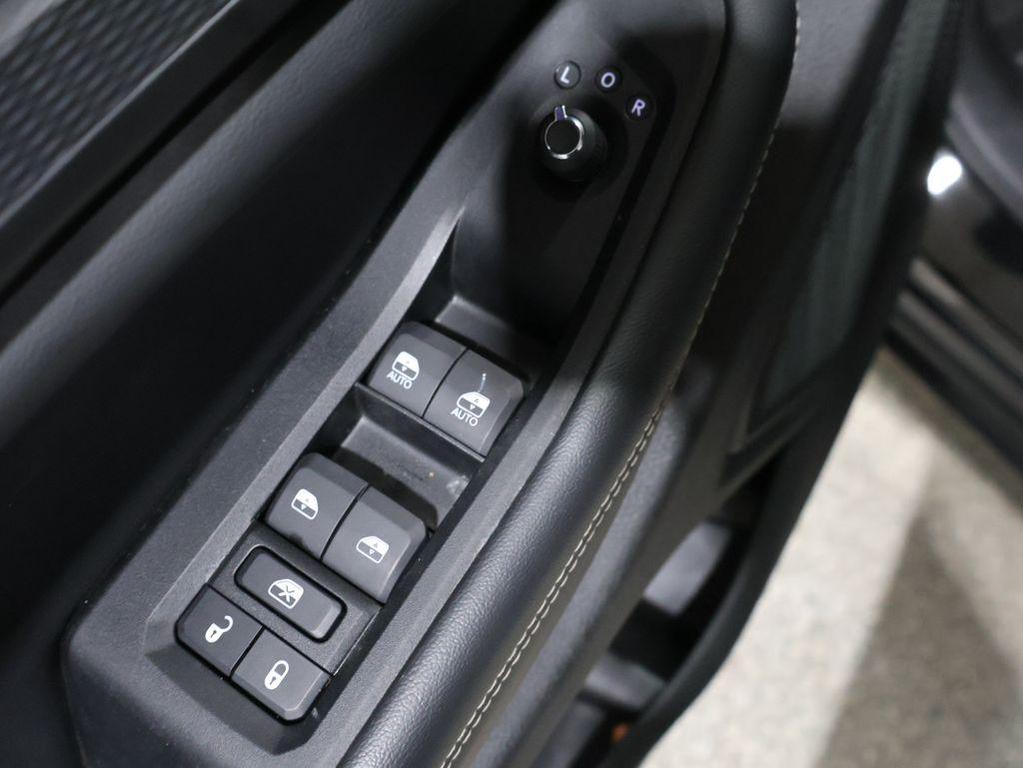 used 2024 Jeep Grand Cherokee car, priced at $29,400