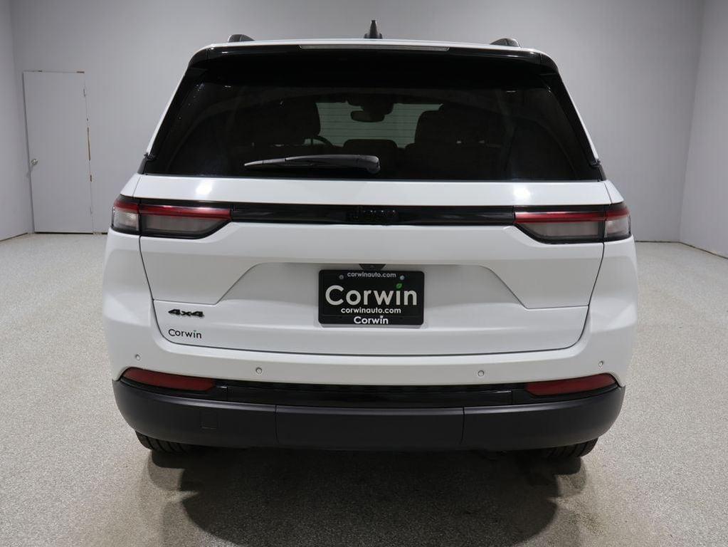 used 2024 Jeep Grand Cherokee car, priced at $29,600