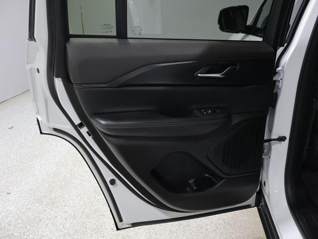 used 2024 Jeep Grand Cherokee car, priced at $29,600