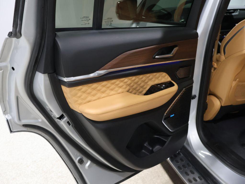 used 2022 Jeep Grand Cherokee car, priced at $28,600