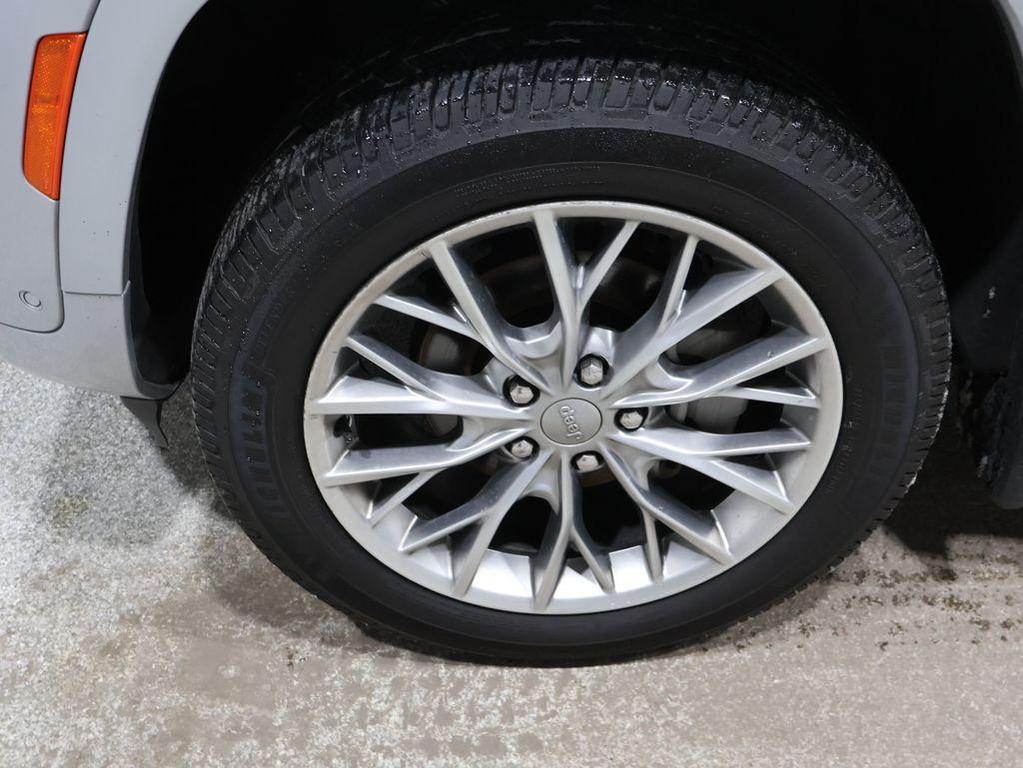 used 2022 Jeep Grand Cherokee car, priced at $28,600