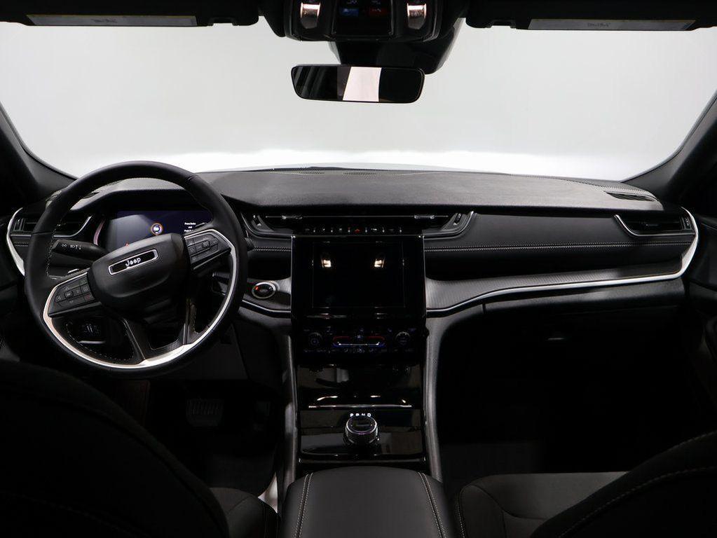 used 2025 Jeep Grand Cherokee car, priced at $33,500