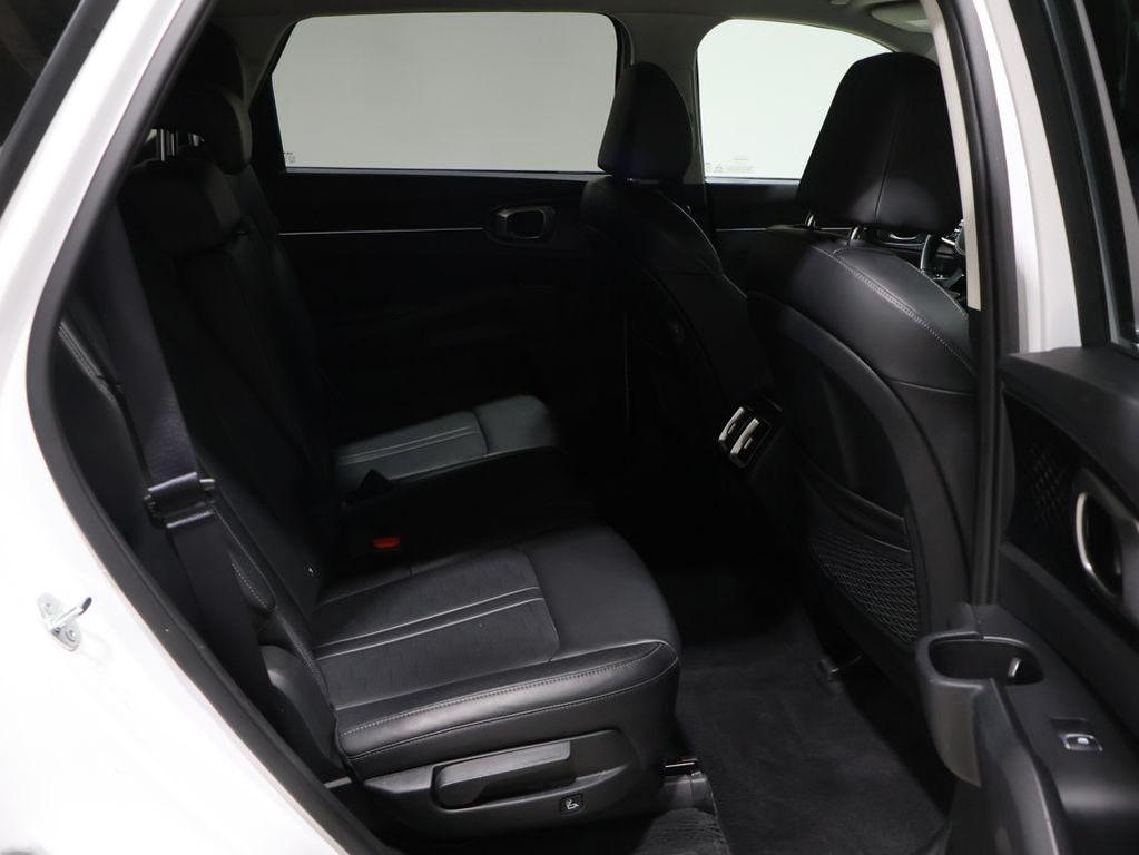 used 2024 Kia Sorento car, priced at $25,900