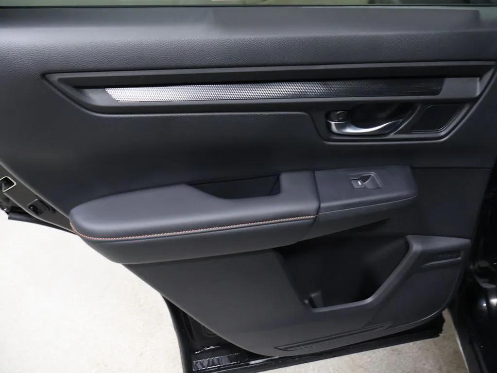 new 2026 Honda CR-V Hybrid car, priced at $40,675