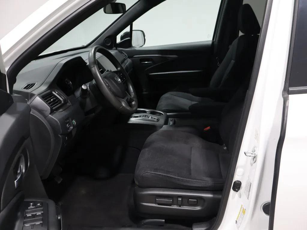 used 2022 Honda Pilot car, priced at $27,700