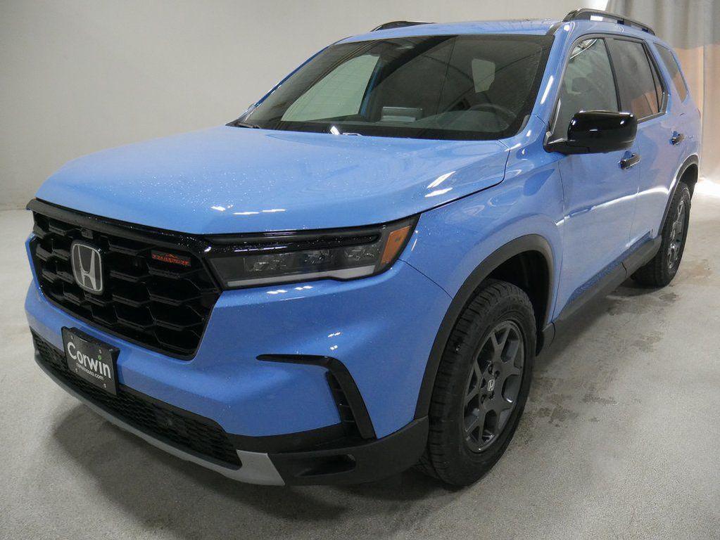 new 2025 Honda Pilot car, priced at $51,350