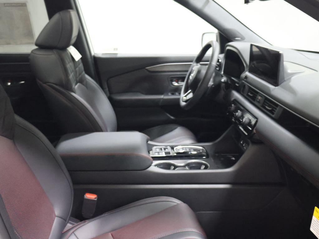 new 2026 Honda Pilot car, priced at $55,945