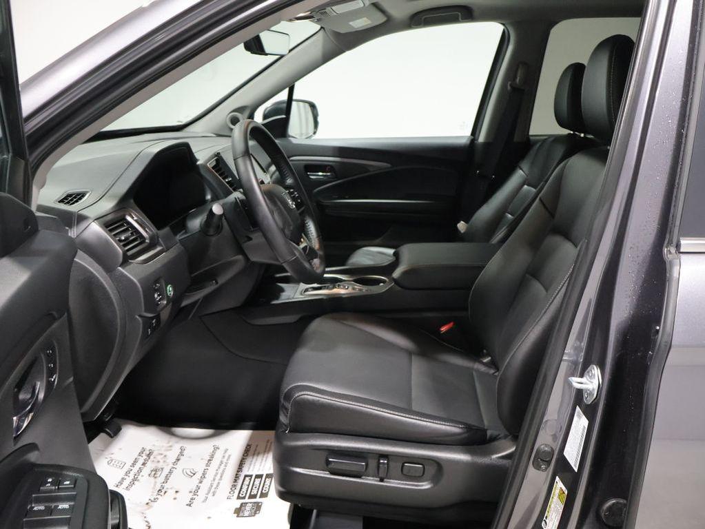 used 2025 Honda Ridgeline car, priced at $33,759