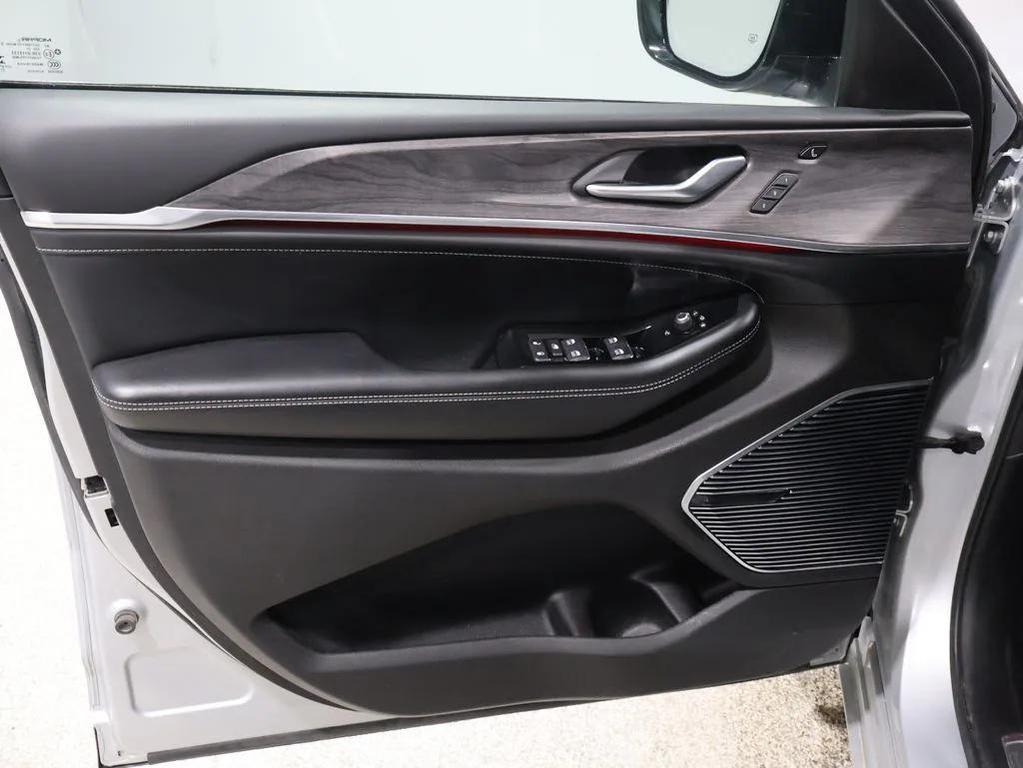 used 2021 Jeep Grand Cherokee L car, priced at $28,900