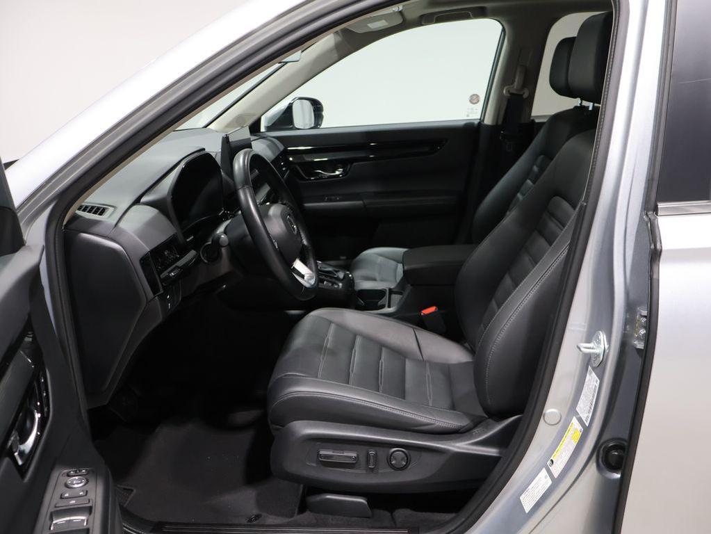 used 2025 Honda CR-V car, priced at $33,000