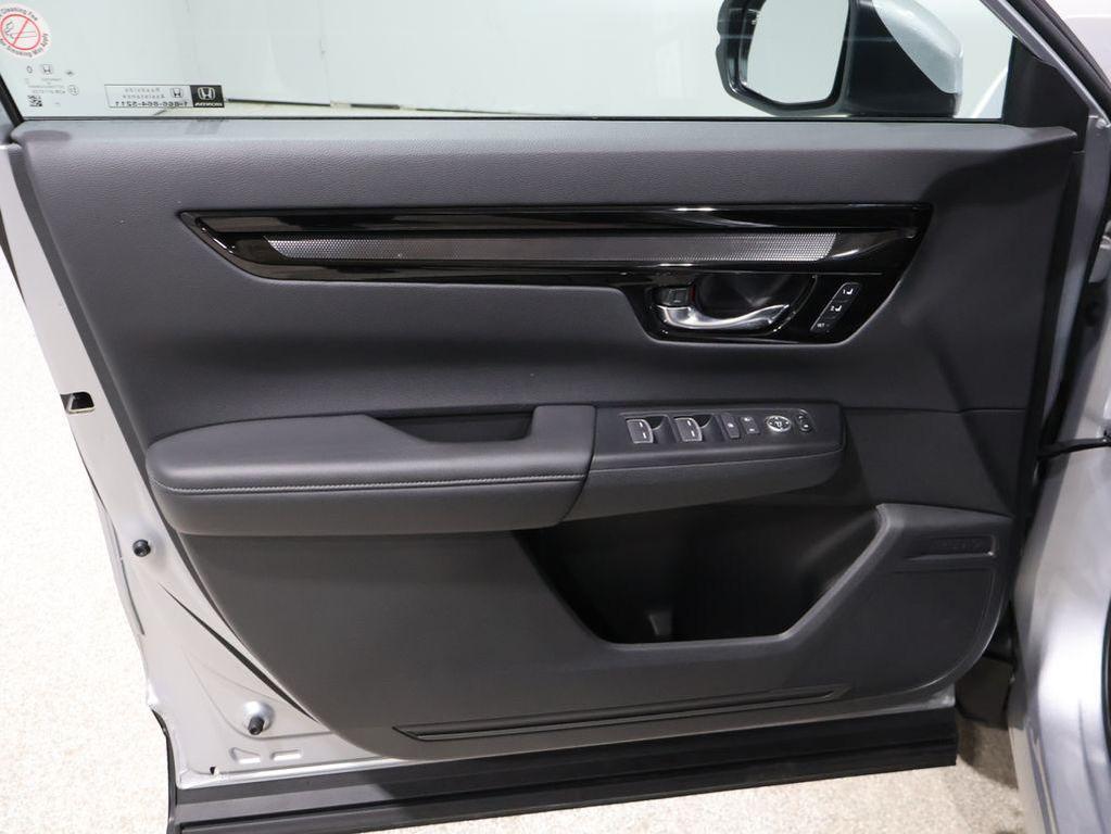 used 2025 Honda CR-V car, priced at $33,000