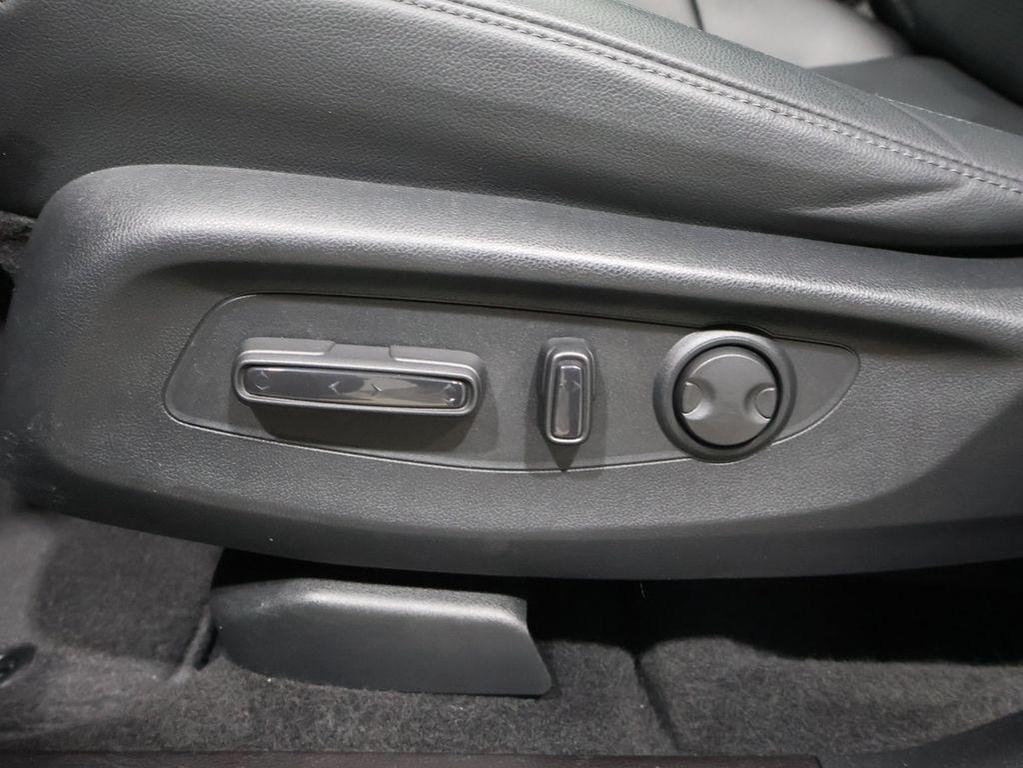 used 2025 Honda CR-V car, priced at $33,000