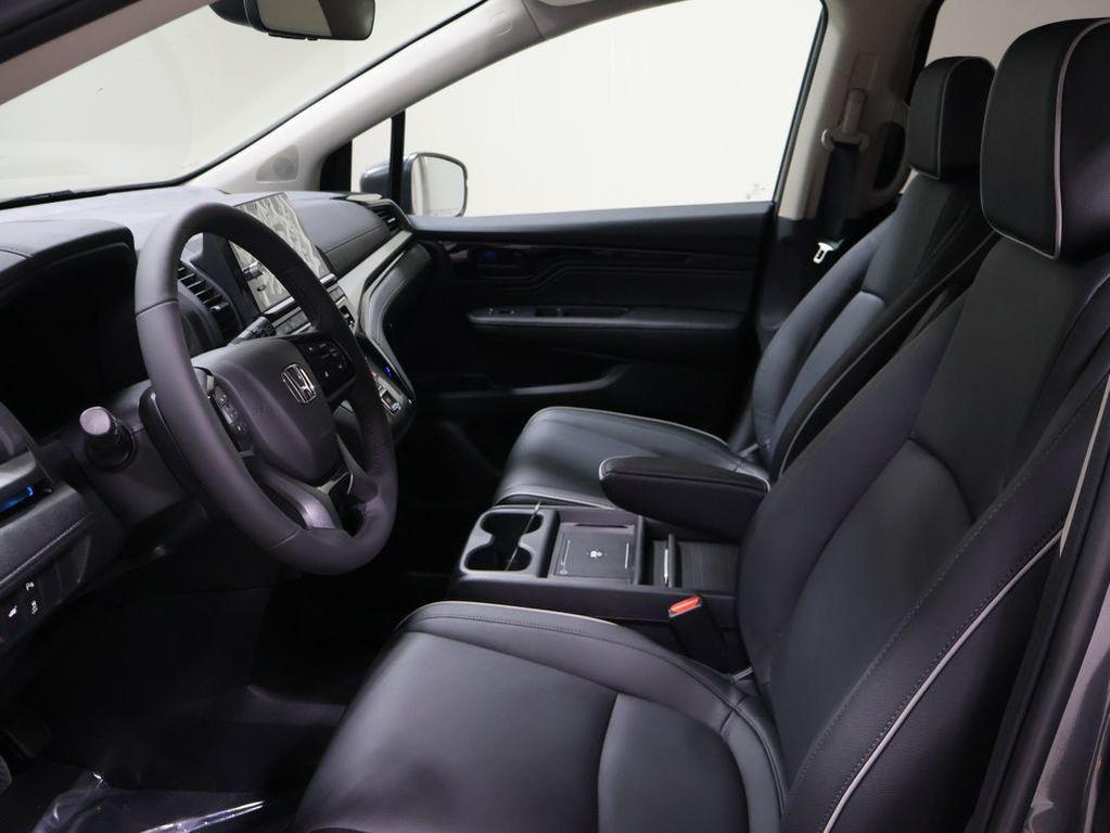 new 2026 Honda Odyssey car, priced at $47,990