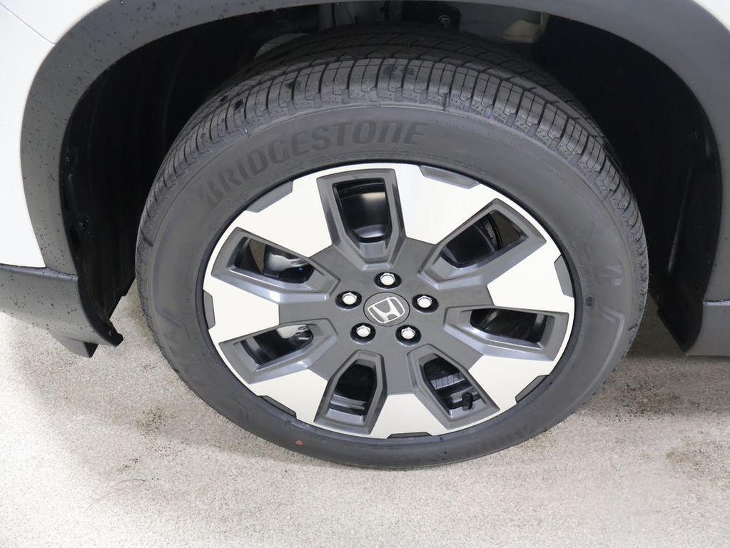 new 2026 Honda Pilot car, priced at $55,195