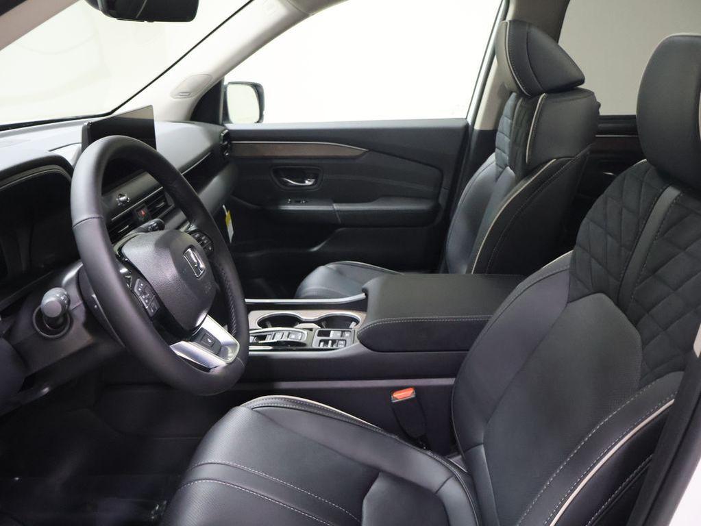 new 2026 Honda Pilot car, priced at $55,195