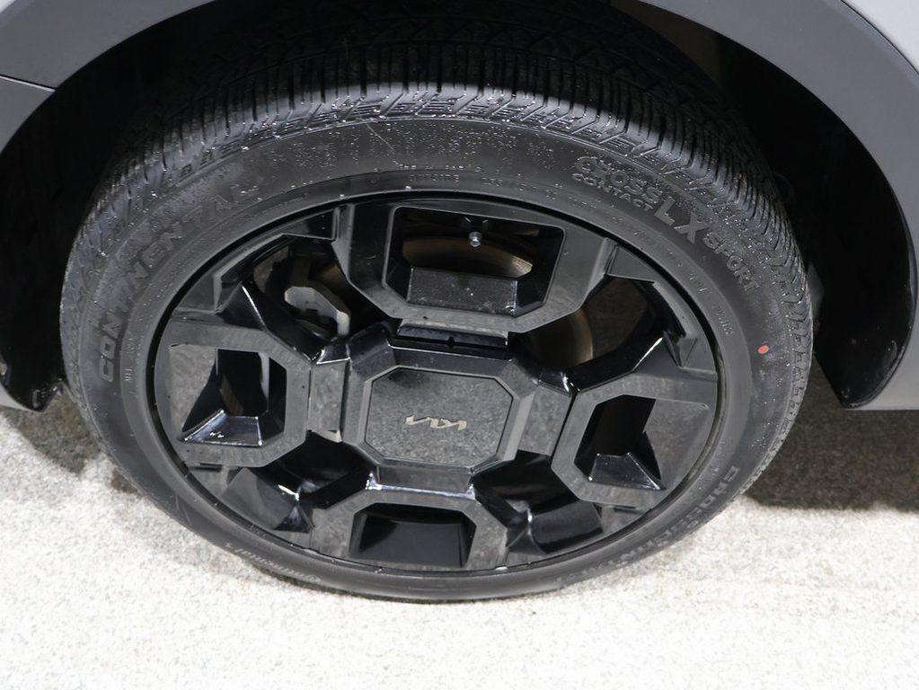 used 2025 Kia Sorento car, priced at $34,900