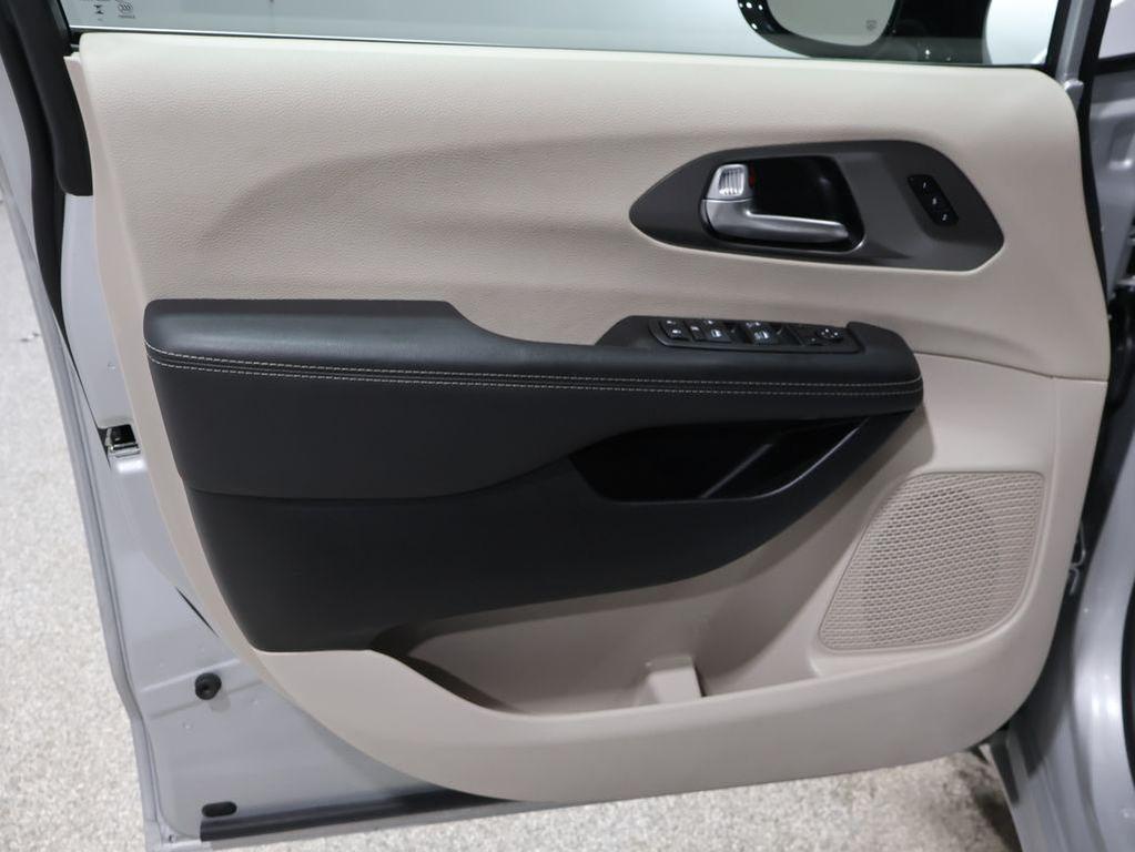 used 2024 Chrysler Pacifica car, priced at $25,340