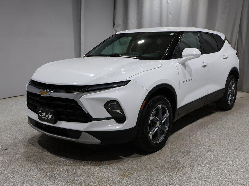 used 2025 Chevrolet Blazer car, priced at $24,900