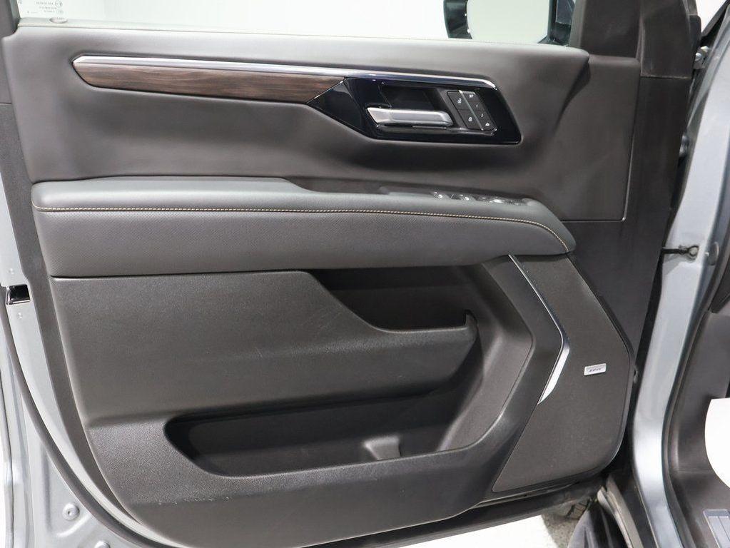 used 2025 Chevrolet Suburban car, priced at $69,305