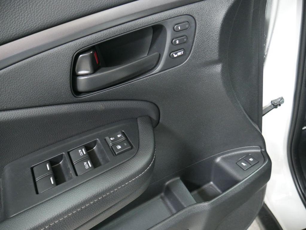 new 2025 Honda Pilot car, priced at $44,695