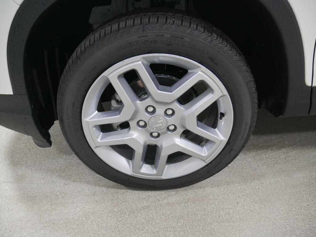 new 2025 Honda Pilot car, priced at $44,695