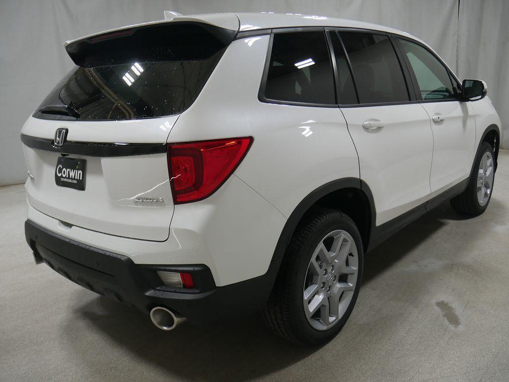 new 2025 Honda Pilot car, priced at $44,695