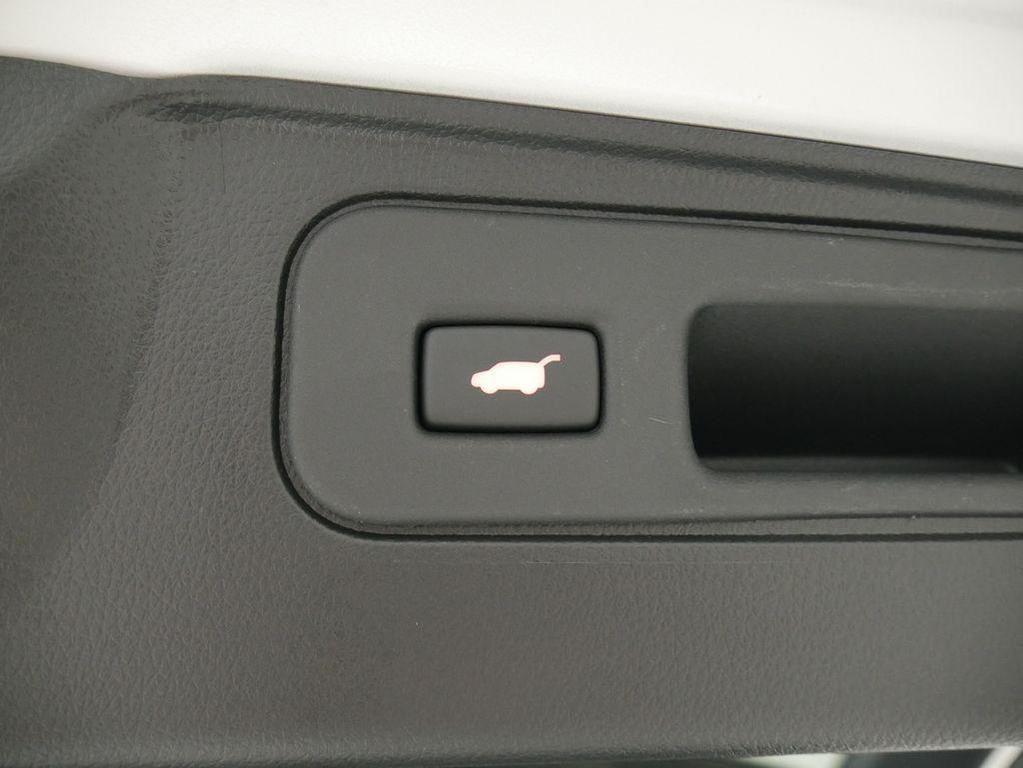 new 2025 Honda Pilot car, priced at $44,695