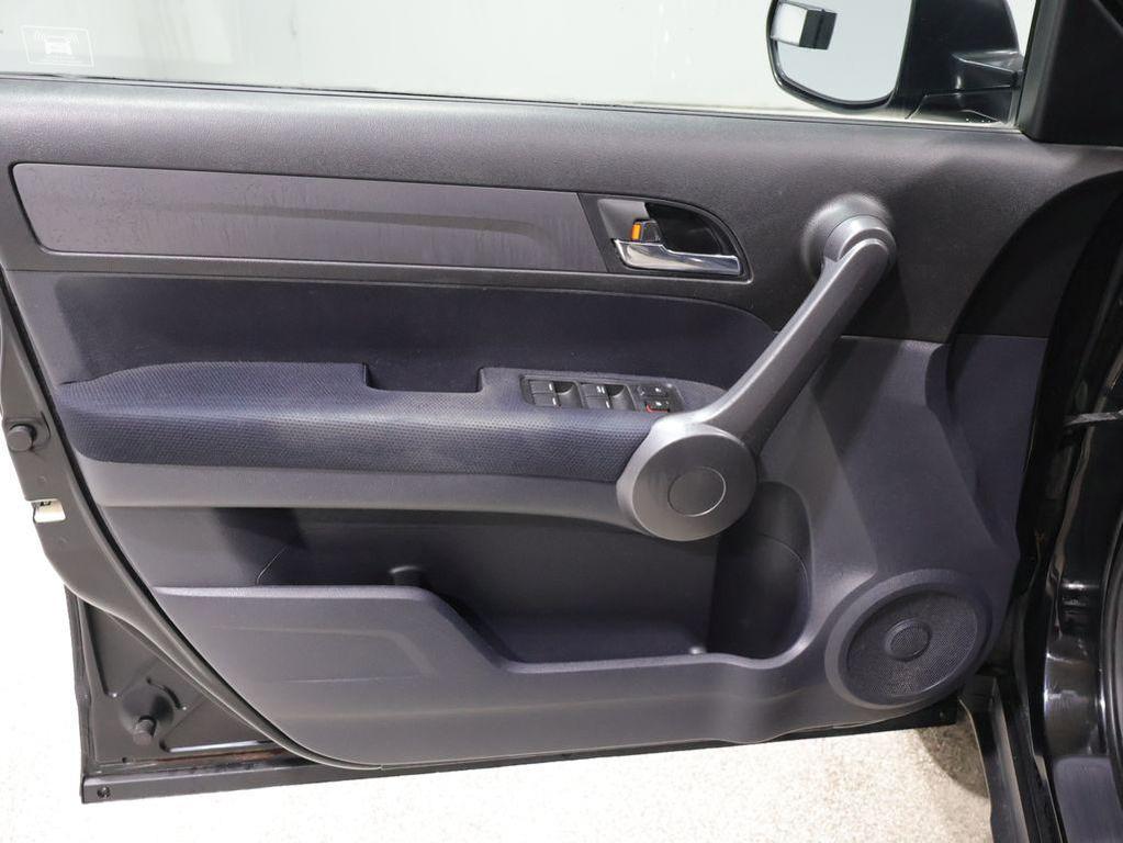 used 2009 Honda CR-V car, priced at $7,500