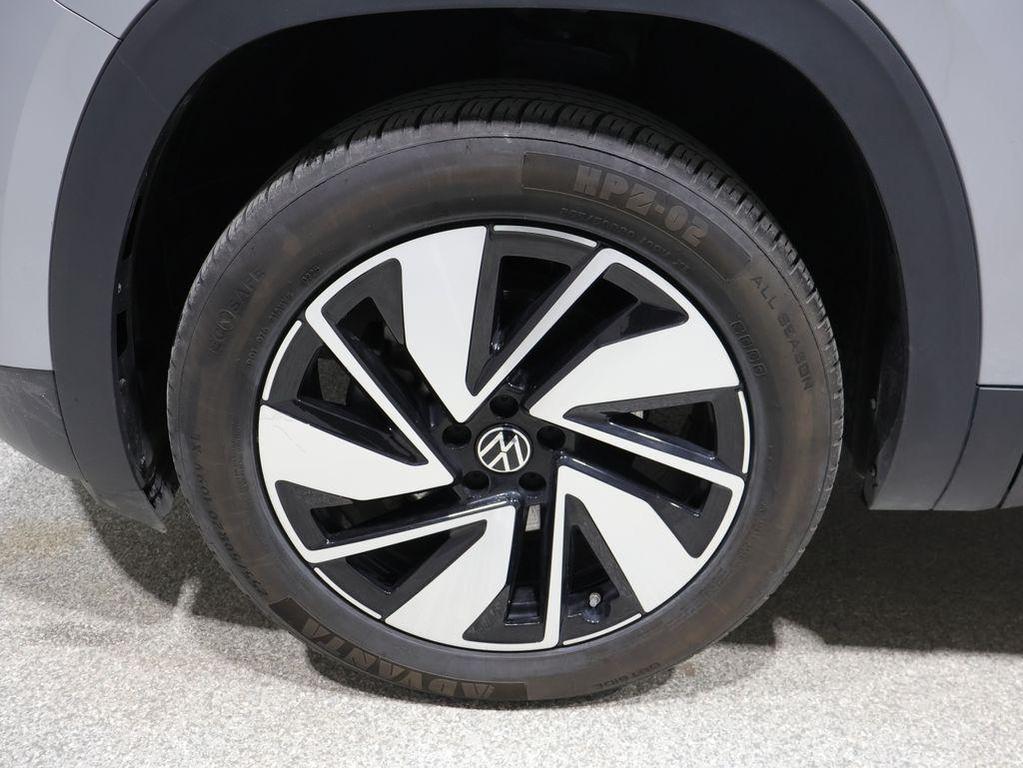 used 2024 Volkswagen Atlas car, priced at $26,600