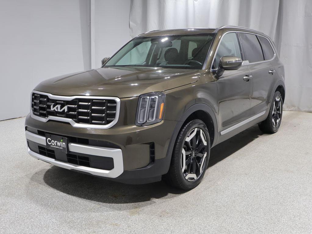used 2025 Kia Telluride car, priced at $33,399