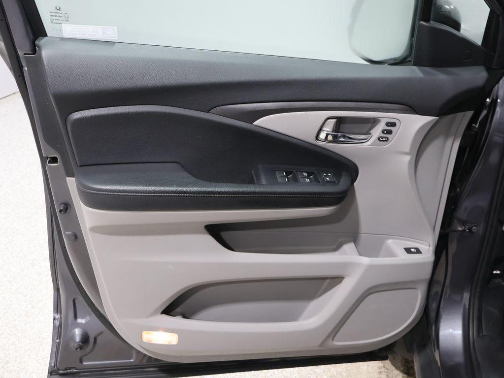 used 2022 Honda Ridgeline car, priced at $31,900