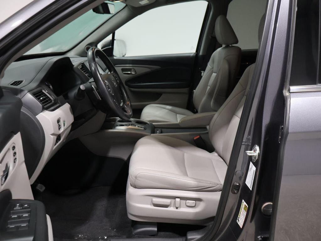 used 2022 Honda Ridgeline car, priced at $31,900