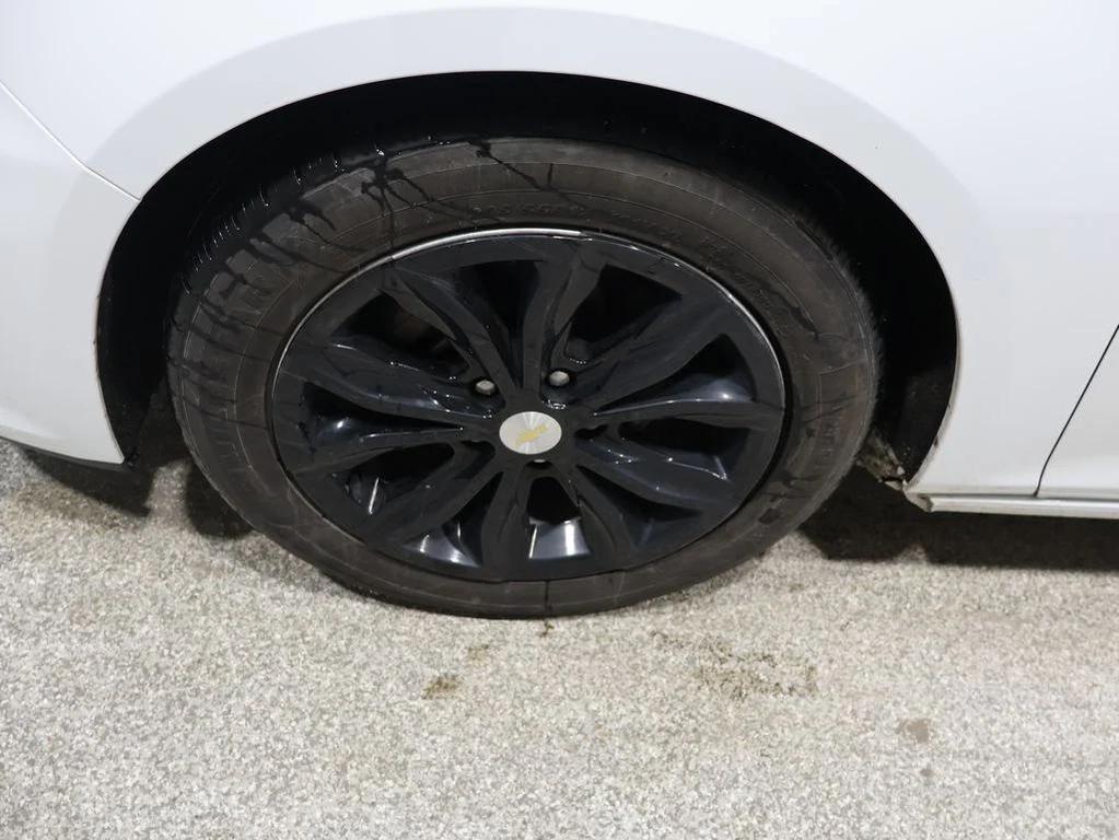 used 2021 Chevrolet Malibu car, priced at $13,200