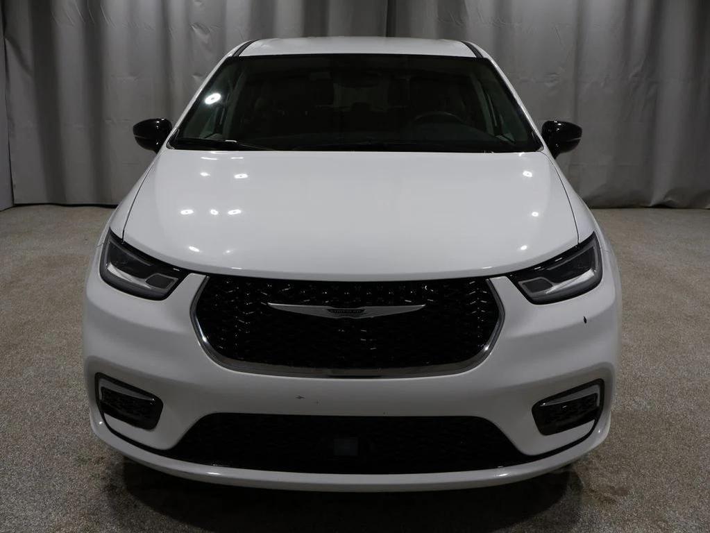 used 2024 Chrysler Pacifica car, priced at $24,200