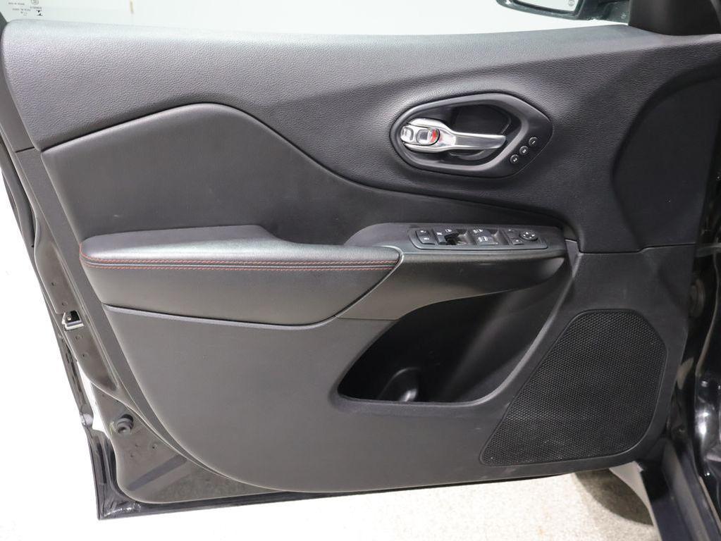 used 2019 Jeep Cherokee car, priced at $20,399