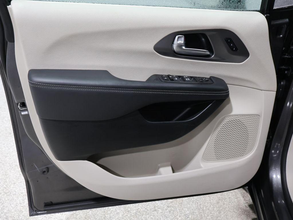 used 2023 Chrysler Pacifica car, priced at $21,400