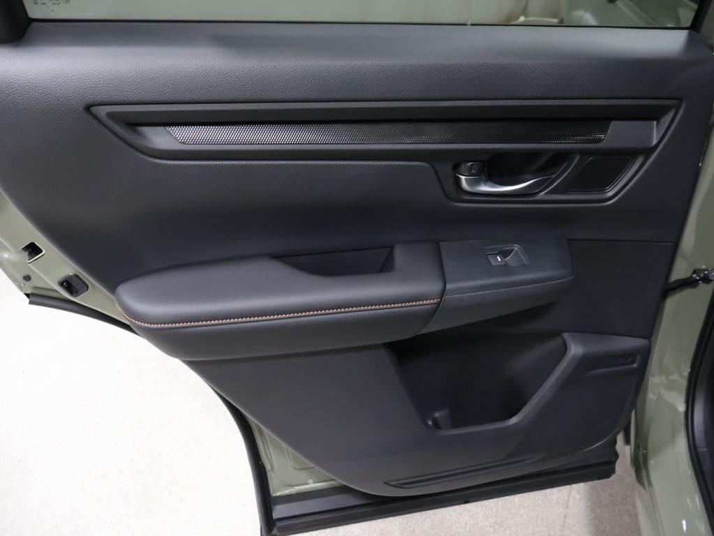 new 2026 Honda CR-V Hybrid car, priced at $39,705