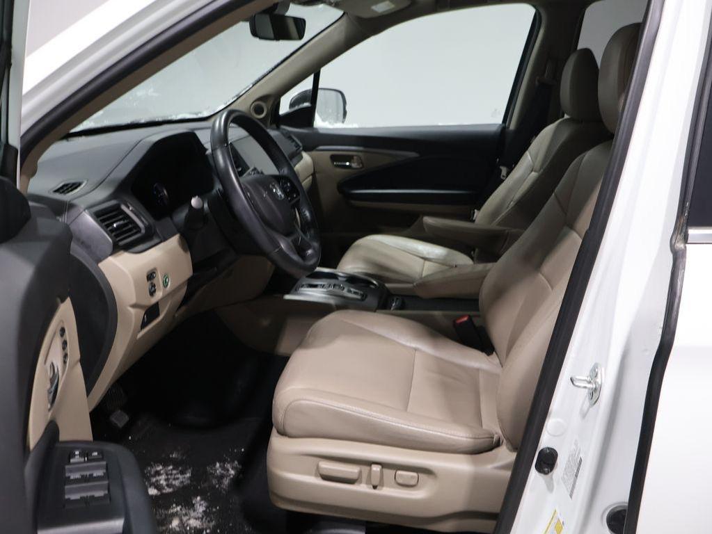 used 2022 Honda Pilot car, priced at $31,800