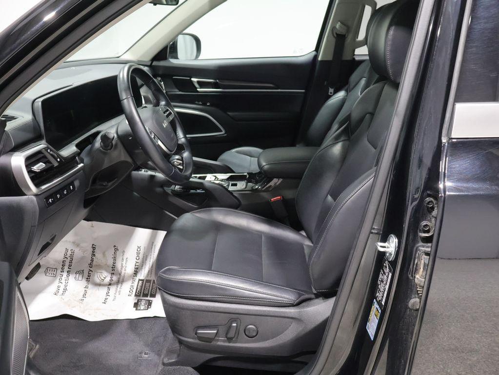 used 2025 Kia Telluride car, priced at $35,199