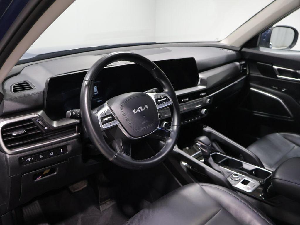 used 2025 Kia Telluride car, priced at $34,499