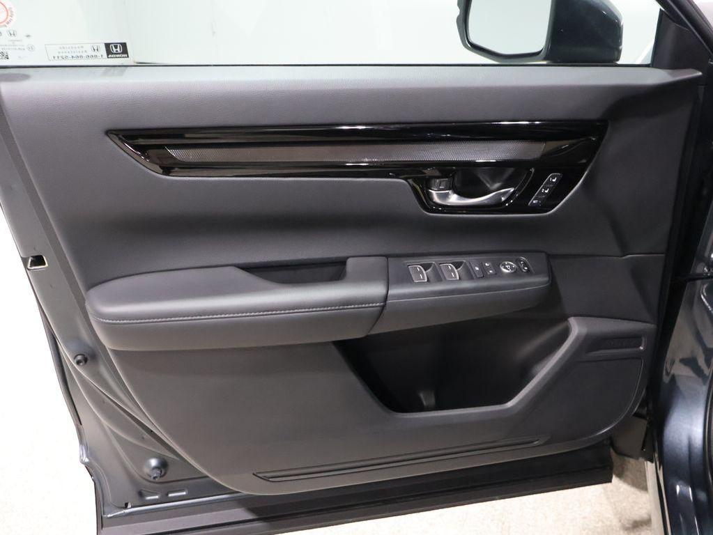 used 2025 Honda CR-V car, priced at $30,971